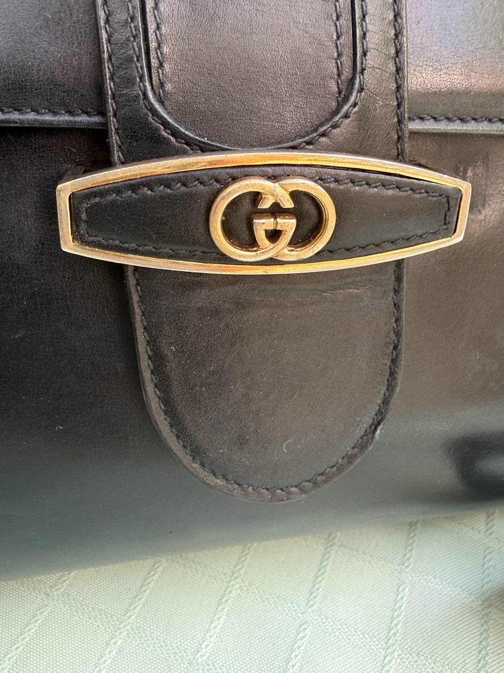 Navy blue gold vintage Gucci all leather purse with gold hardware